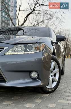 Седан Lexus ES 2013 в Одесі