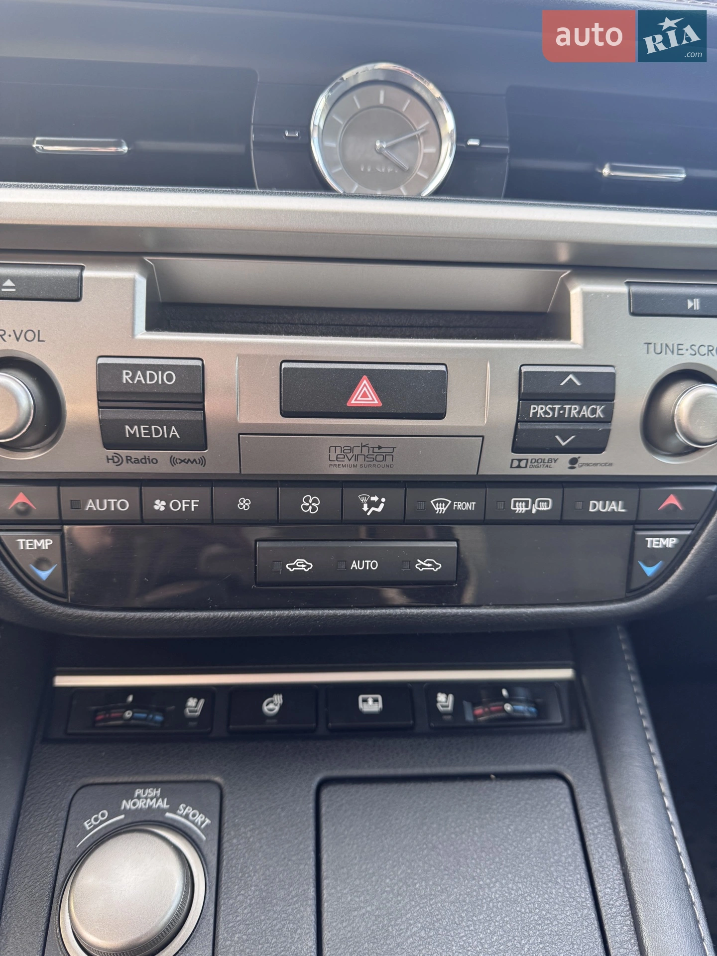 2015 Lexus ES - мініатюра 16