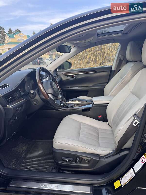 Седан Lexus ES 2015 в Умани