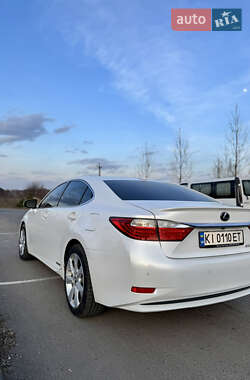 Седан Lexus ES 2012 в Боярці