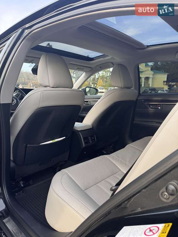 Седан Lexus ES 2015 в Умани