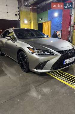 Седан Lexus ES 2023 в Киеве