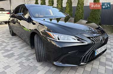 Седан Lexus ES 2022 в Тернополе