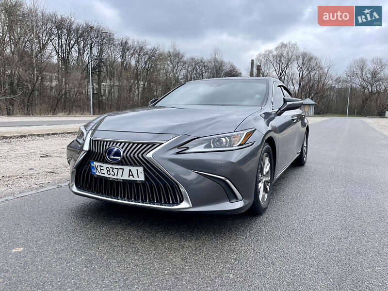 Lexus ES 2021
