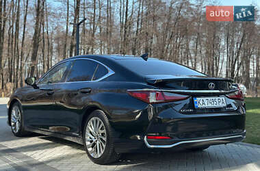 Седан Lexus ES 2018 в 