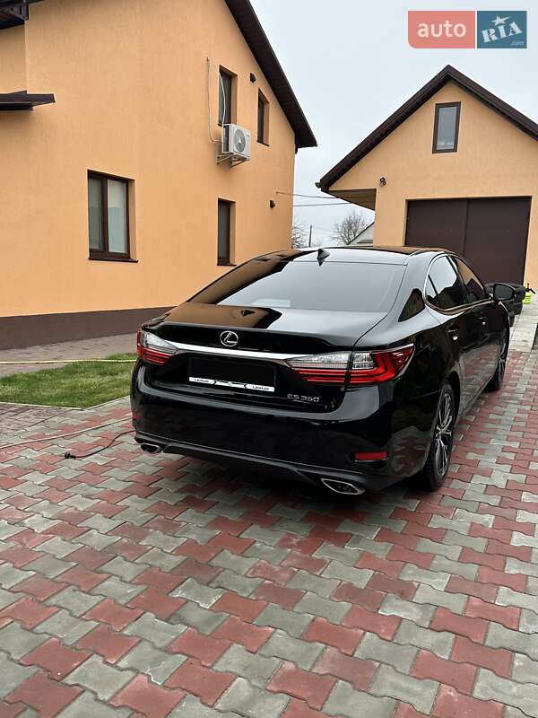 Седан Lexus ES 2018 в Вінниці
