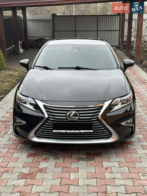 Седан Lexus ES 2018 в Вінниці