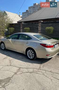 Седан Lexus ES 2014 в Дніпрі