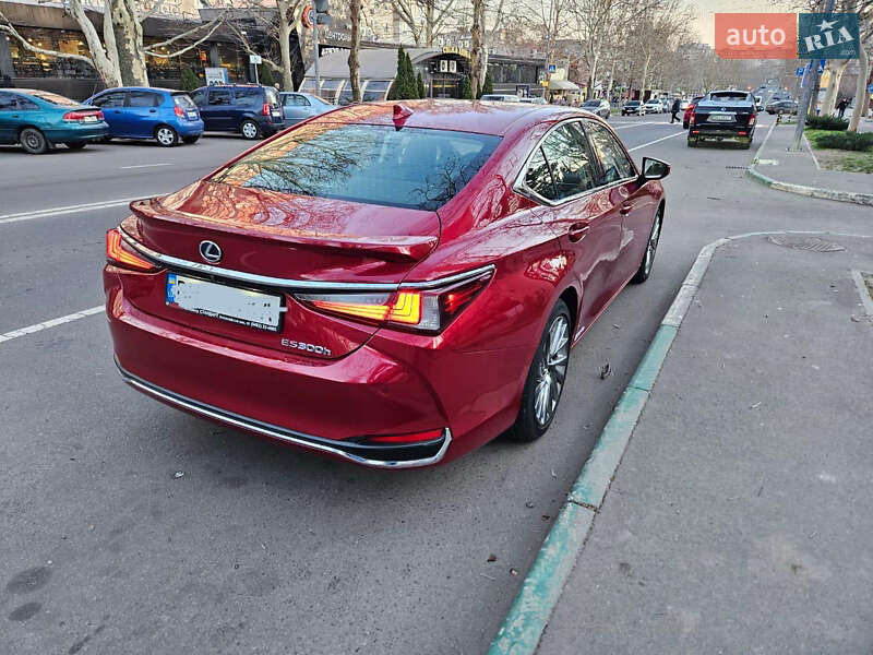 Седан Lexus ES 2018 в Одесі