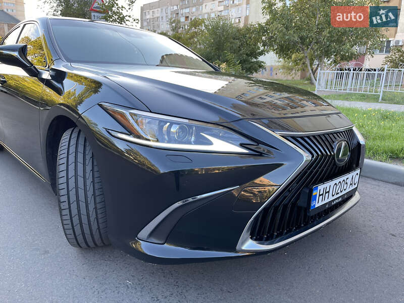 Седан Lexus ES 2019 в Николаеве