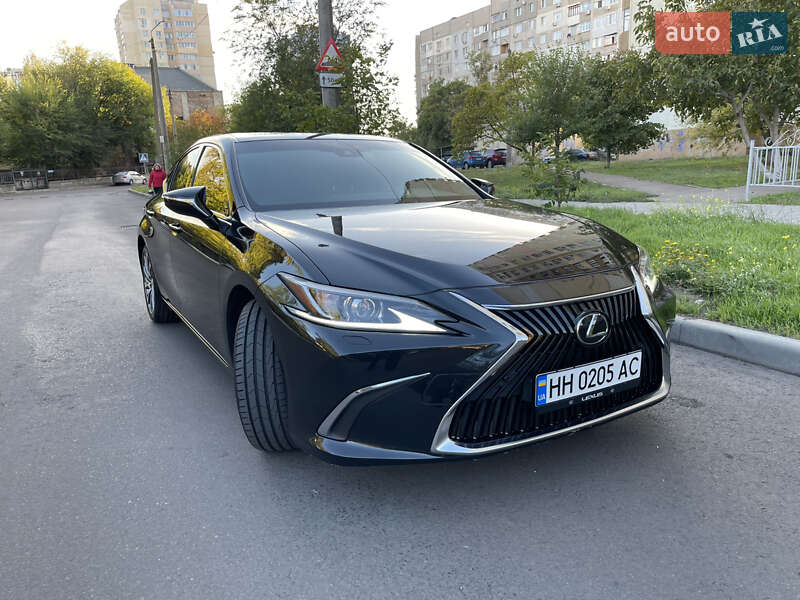 Седан Lexus ES 2019 в Николаеве