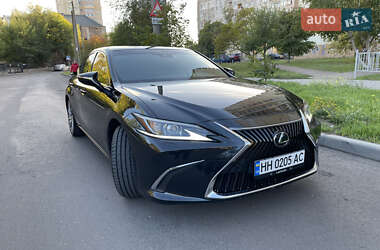 Седан Lexus ES 2019 в 