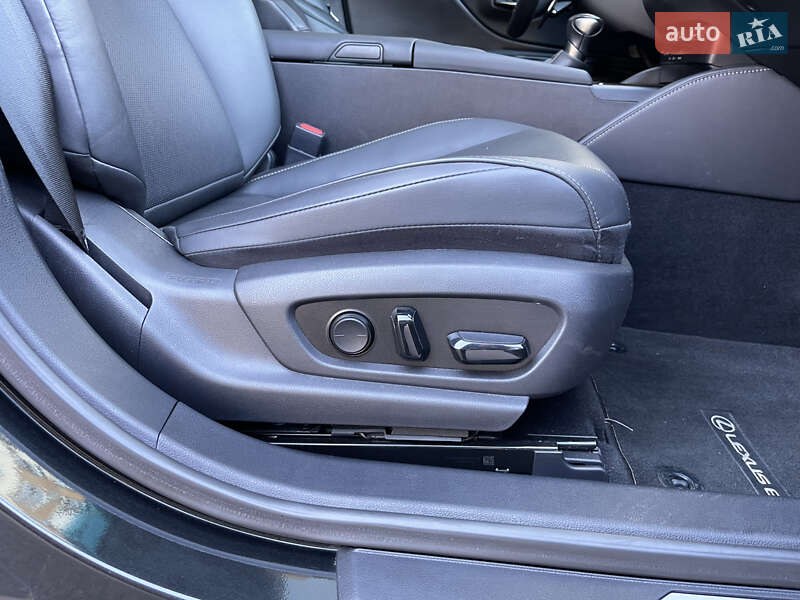 Седан Lexus ES 2019 в Николаеве