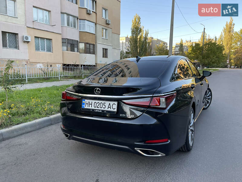 Седан Lexus ES 2019 в Николаеве