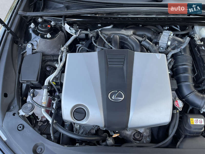 Седан Lexus ES 2019 в Николаеве