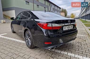 Седан Lexus ES 2016 в 
