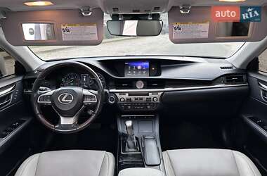 Седан Lexus ES 2018 в 