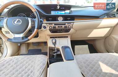 Седан Lexus ES 2015 в 