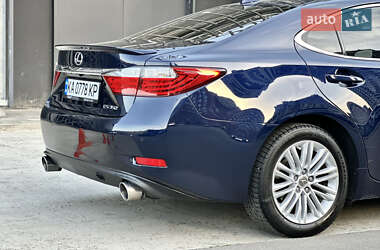 Седан Lexus ES 2015 в 