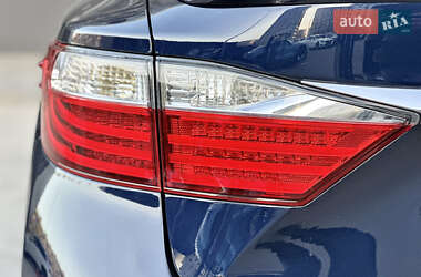 Седан Lexus ES 2015 в 