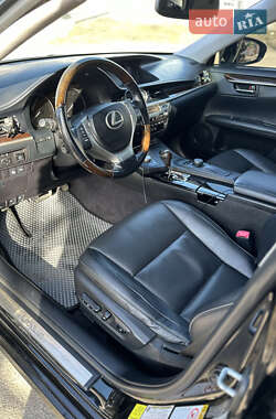 Седан Lexus ES 2015 в 