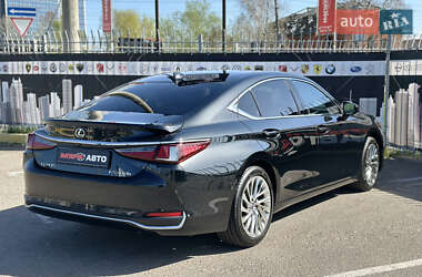 Седан Lexus ES 2023 в 