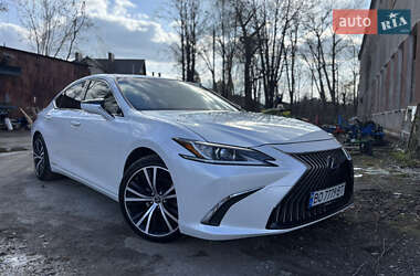 Седан Lexus ES 2018 в 