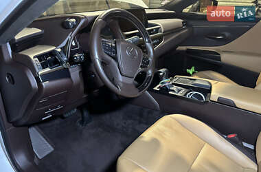 Седан Lexus ES 2018 в 