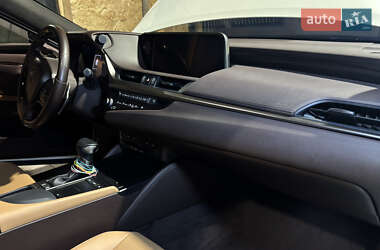 Седан Lexus ES 2018 в 