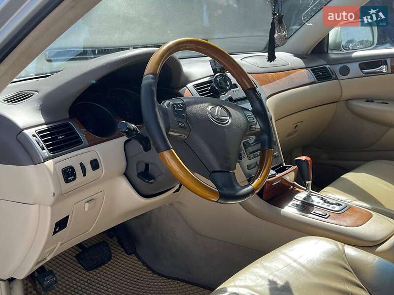 Седан Lexus ES 2004 в Львове