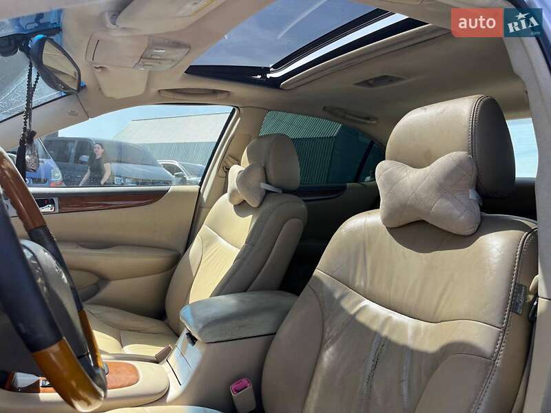 Седан Lexus ES 2004 в Львове