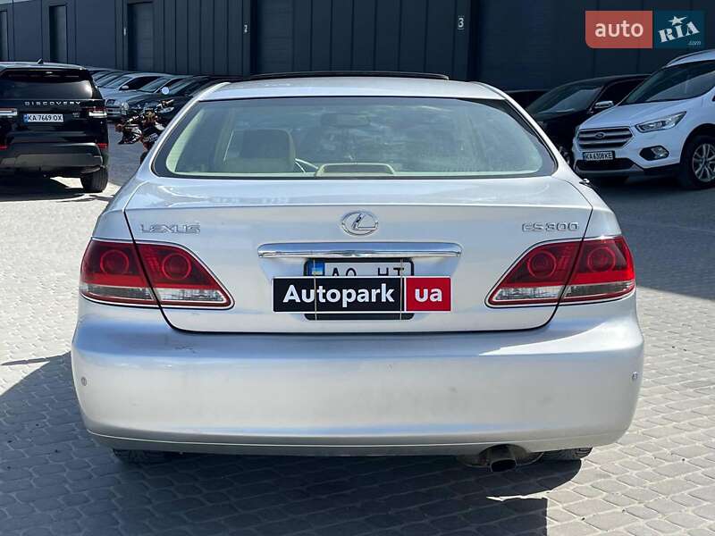 Седан Lexus ES 2004 в Львове