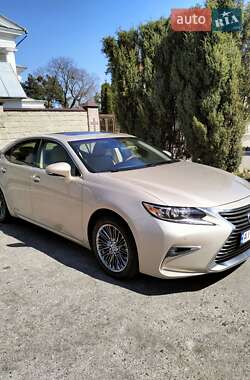 Седан Lexus ES 2012 в 