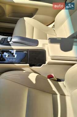 Седан Lexus ES 2012 в 