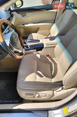 Седан Lexus ES 2012 в 
