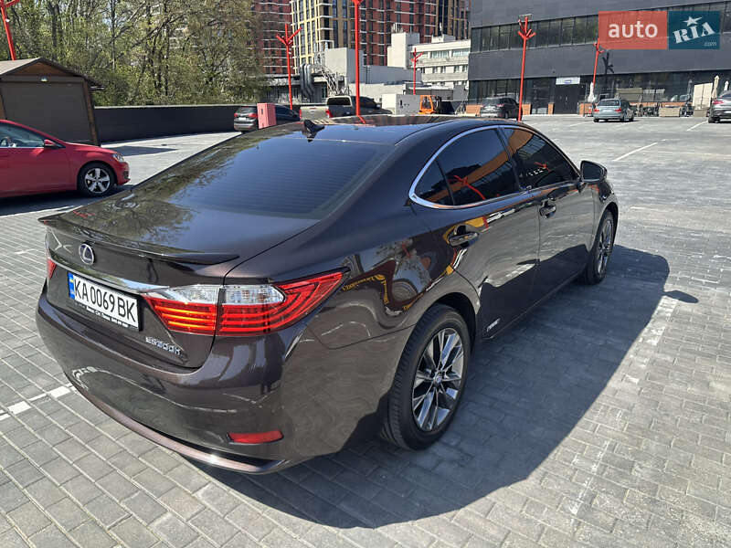 Седан Lexus ES 2012 в Киеве