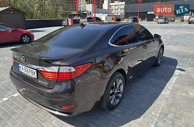 Седан Lexus ES 2012 в 