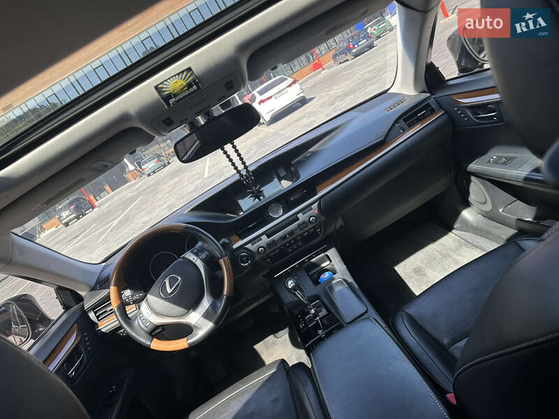 Седан Lexus ES 2012 в Киеве