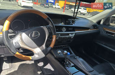 Седан Lexus ES 2012 в 