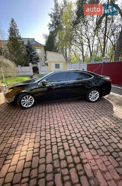Седан Lexus ES 2015 в 