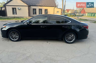 Седан Lexus ES 2018 в 