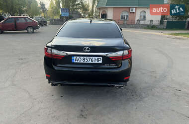 Седан Lexus ES 2018 в 
