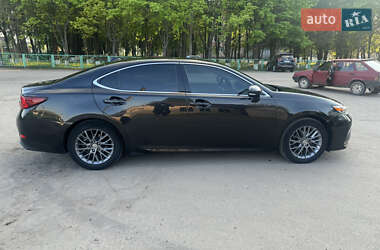 Седан Lexus ES 2018 в 