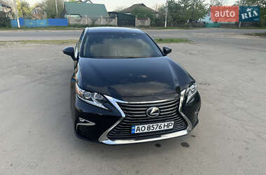 Седан Lexus ES 2018 в 
