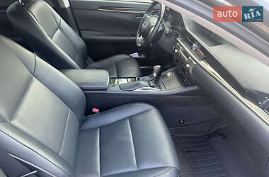 Седан Lexus ES 2018 в 