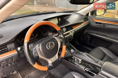 Седан Lexus ES 2012 в 
