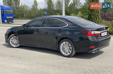 Седан Lexus ES 2017 в 