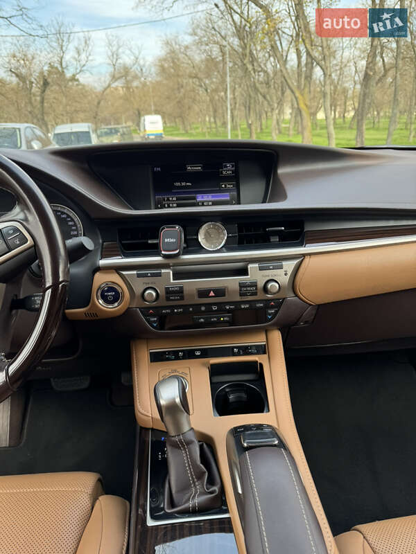 Седан Lexus ES 2016 в Одесі