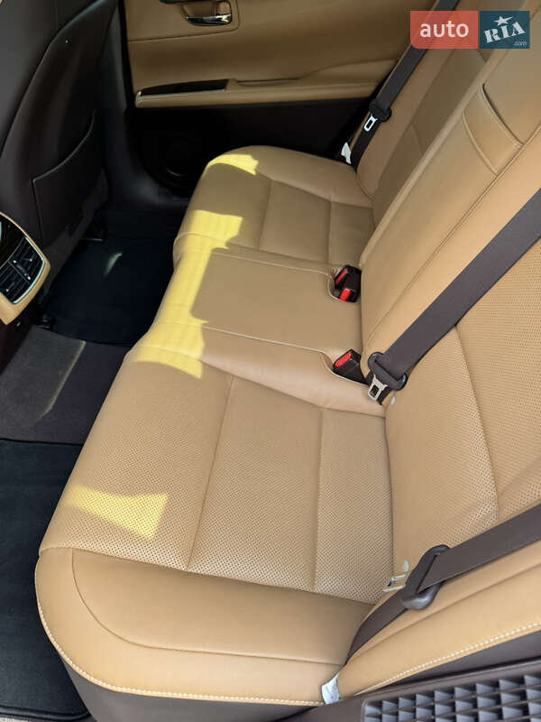 Седан Lexus ES 2016 в Одесі