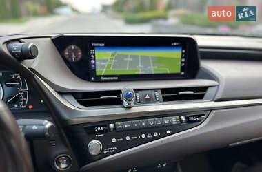 Седан Lexus ES 2021 в 